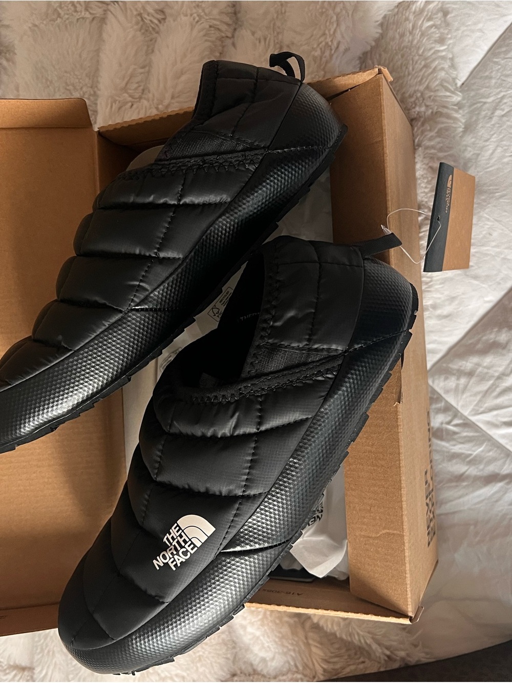 NEW W TAGS North Face Black Quilted Slip-On Mules/ Slipper